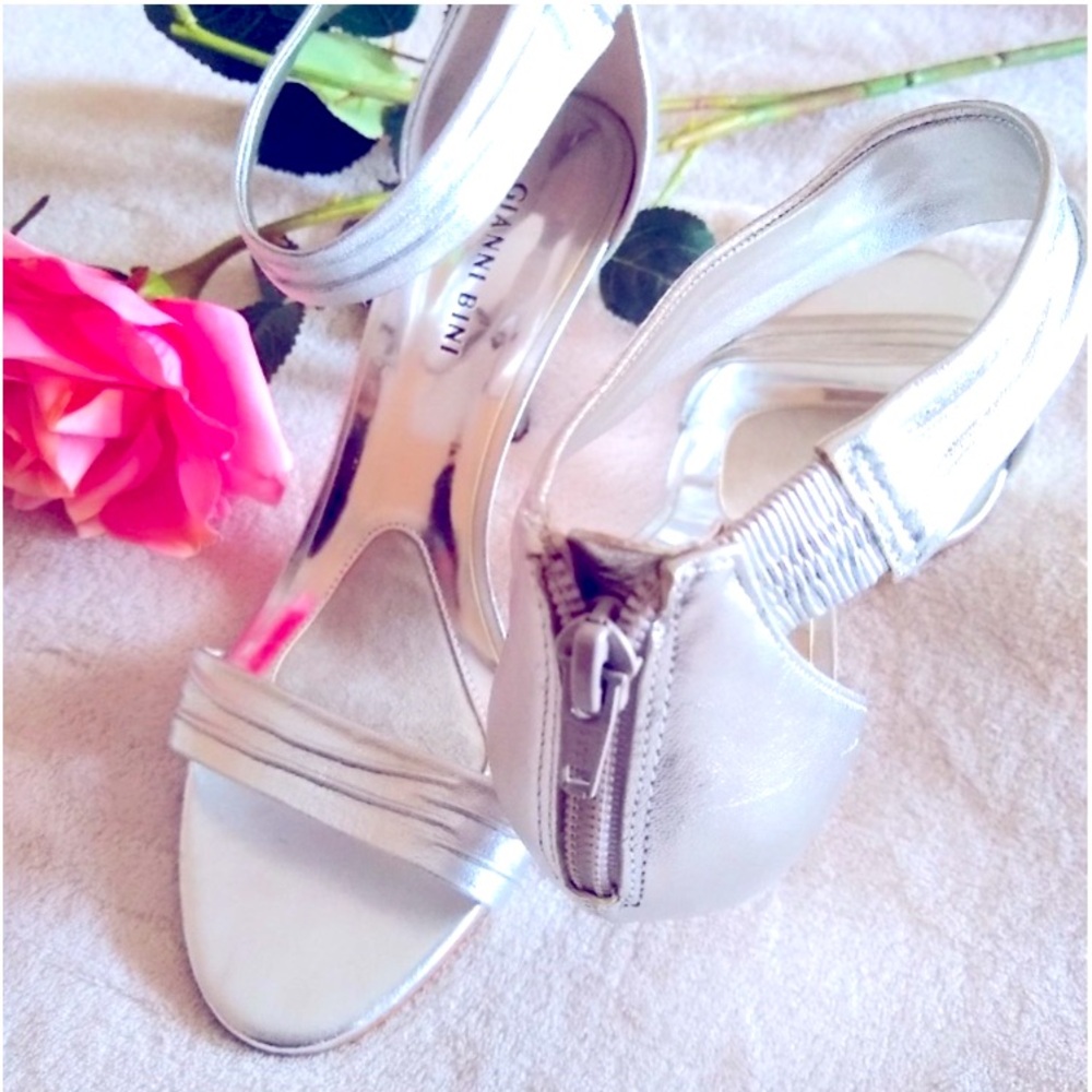 Gianni Bini Leather/ Suede insole